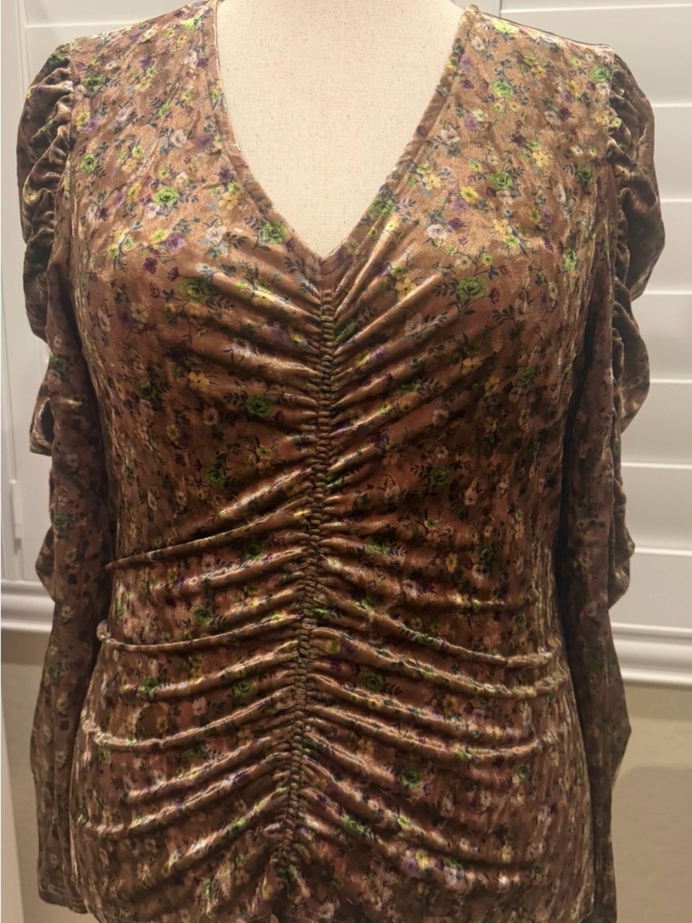 Ivy City Co Brown and Gold Juliet Floral Top
